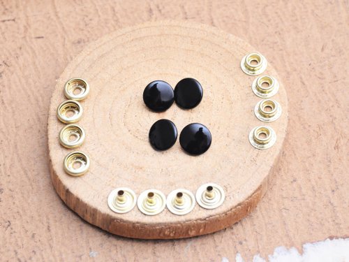 港產皮革｜Leatherism Handmade Products 小跳豆系列-12.5mm釦面四合釦 黑色 NERO(4入組) DIY 皮革配件