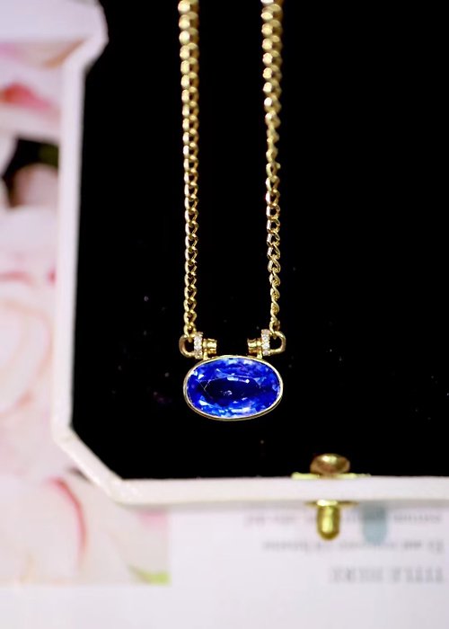 台北奧斯珠寶｜客製莫桑石、莫桑鑽、GIA鑽石、彩色寶石 台北奧斯珠寶 藍寶石項鍊鎖骨鏈3.61克拉