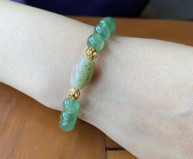 Old material jade green cherry blossom agate green strawberry crystal  ancient glass bead bracelet - Shop polkadotsandmoonbeams Bracelets - Pinkoi