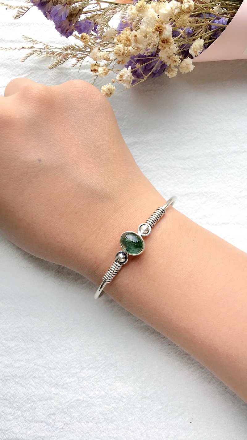 綠碧璽925純銀幾何設計手環手鐲 尼泊爾手工銀飾 - 手鍊/手鐲 - 寶石 銀色
