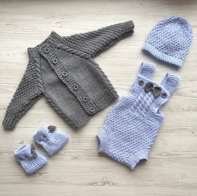 Blue and grey hand knit clothing set for baby boy: sweater, romper, hat, booties - 包屁衣/連身衣 - 其他材質 