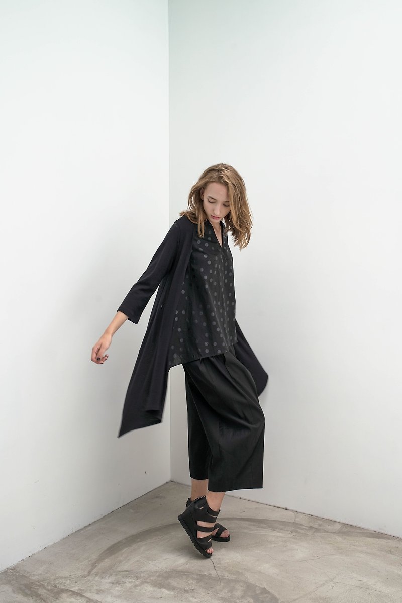 Seven sleeves. Black drape blouse. Spring and Summer | Ysanne - Women's Casual & Functional Jackets - Cotton & Hemp Black