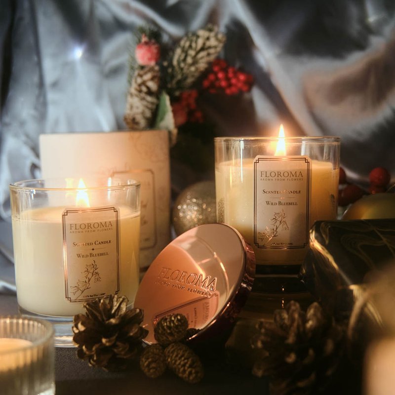 藍風鈴香薰蠟燭 Wild Bluebell Scented Candle - 香氛蠟燭/燭台 - 其他材質 白色