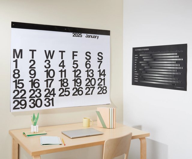 アメリカのMoMA 2025年新月満ち欠けカレンダー 一年中使える一枚の紙の