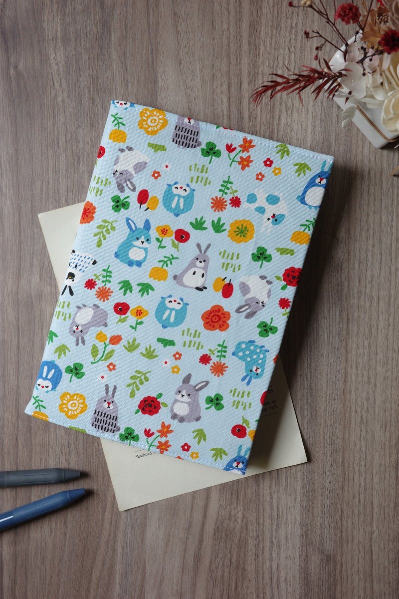 兔兔花園 藍  - 可調式書衣 書套 可調厚度 A5大小  | 海柏手作 - 書衣/書套 - 棉．麻 