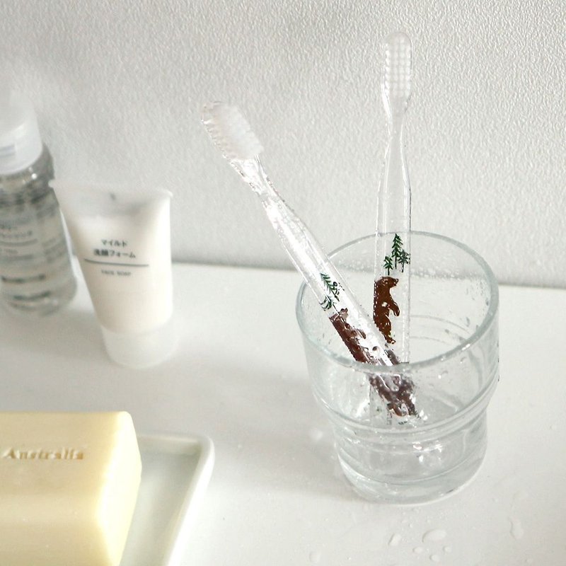 Dailylike crystal clear toothbrush porcelain cup group-01 brown bear, E2D00359 - แปรงสีฟัน - พลาสติก หลากหลายสี