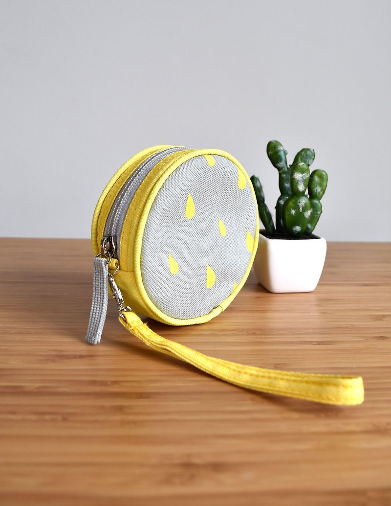 yellow round coin purse - 化妝包/收納袋 - 聚酯纖維 黃色