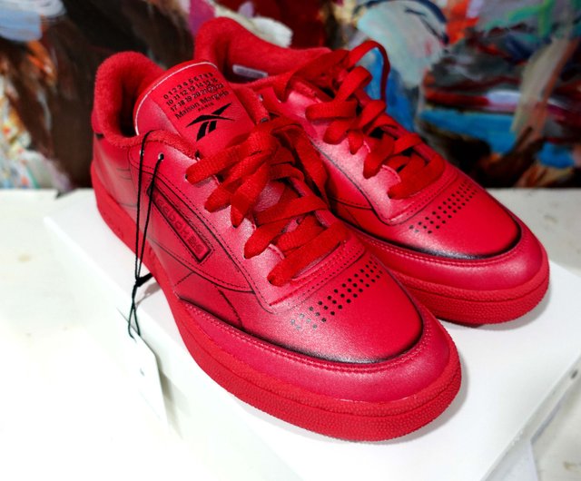 送料関税込☆MAISON MARGIELA x REEBOK ロゴ スニーカー Maison Margiela x Reebok 'Club C Memory Of' スニーカー