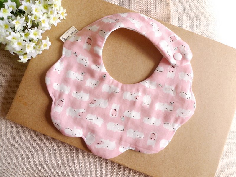 Clouds six-layer yarn bib saliva towel-cute little hippo (pink) - ผ้ากันเปื้อน - ผ้าฝ้าย/ผ้าลินิน สึชมพู