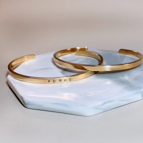 Forge Jewelry 打鐵所飾品 送禮 細緻款 祝福 黃銅手環 C型 黃銅 禮物可刻英文名字數字 情侶