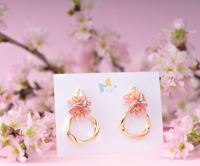 K14gf】桜の花とツイストリング ピアス(イヤリング変更可) - ショップ