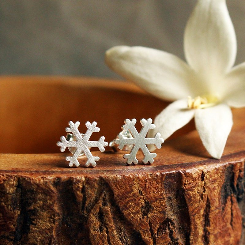 SnowFlake - ต่างหูรูปเกล็ดหิมะ - Handmade Silver Earrings / Silver 925 / 耳環 / 银 - ต่างหู - เงินแท้ 