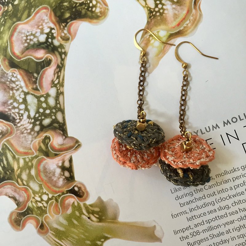 Crochet duo colour macaron dangling earrings -Olive x Sunset - Earrings & Clip-ons - Cotton & Hemp Orange
