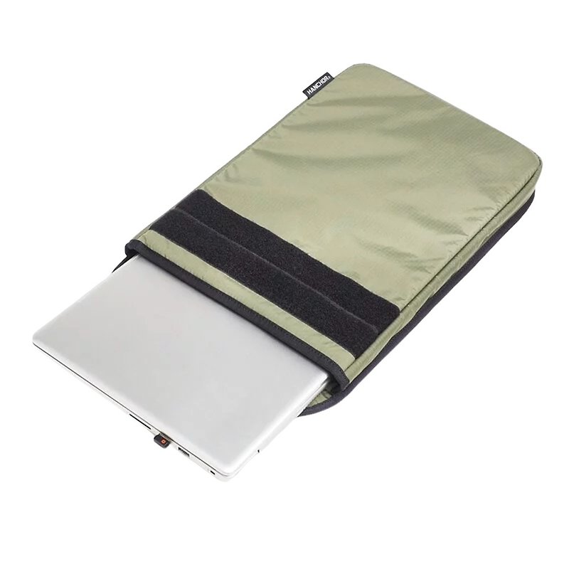 Laptop Case - กระเป๋าแล็ปท็อป - วัสดุกันนำ้ สีเขียว
