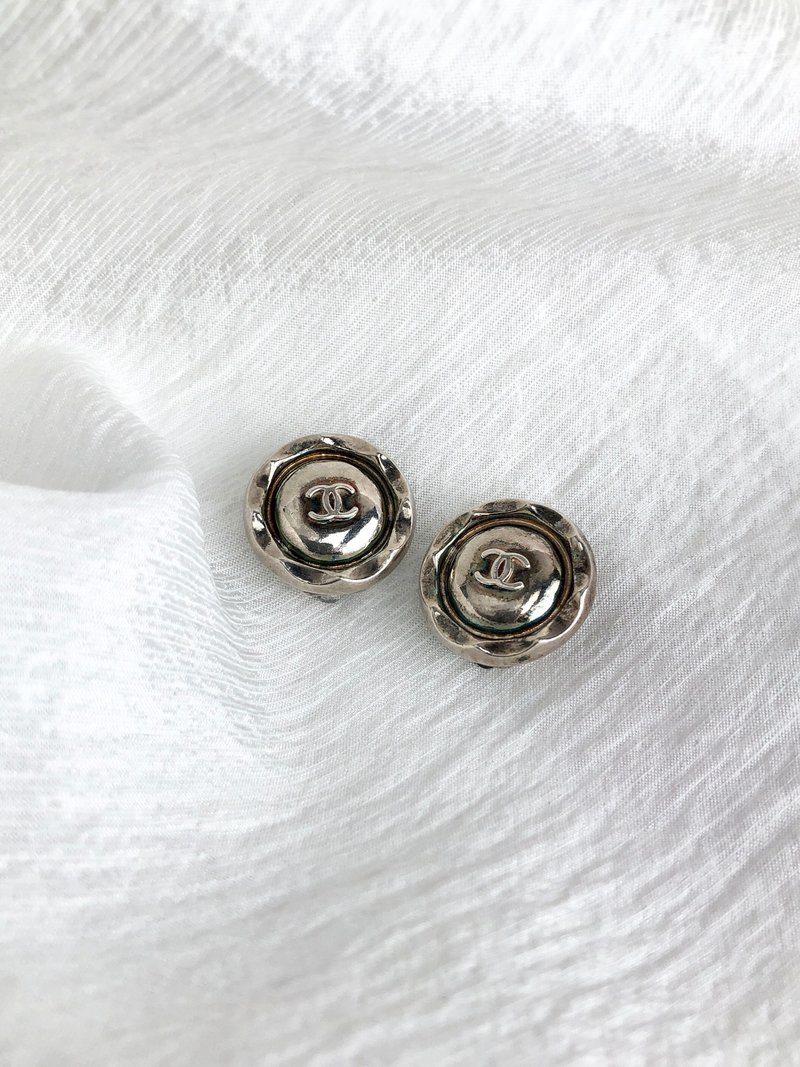 【 日本直送　名牌中古包 】CHANEL シャネル イヤリング シルバー ココマーク vintage ヴィンテージ オールド 8r3ttb - 耳環/耳夾/耳骨夾 - 其他材質 銀色