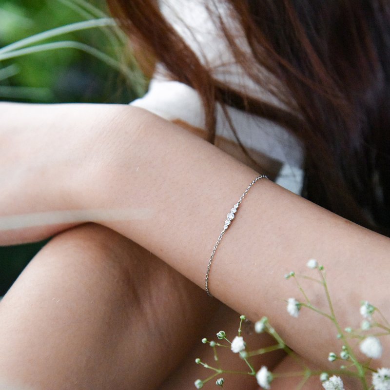 Dotted Ripples Inlaid Bracelet | Light Jewelry. Two colors available - สร้อยข้อมือ - เงินแท้ 