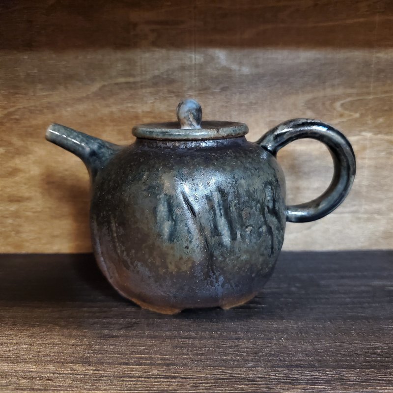 Wood fired pottery/wood ash glazed teapot - Teapots & Teacups - Pottery Black