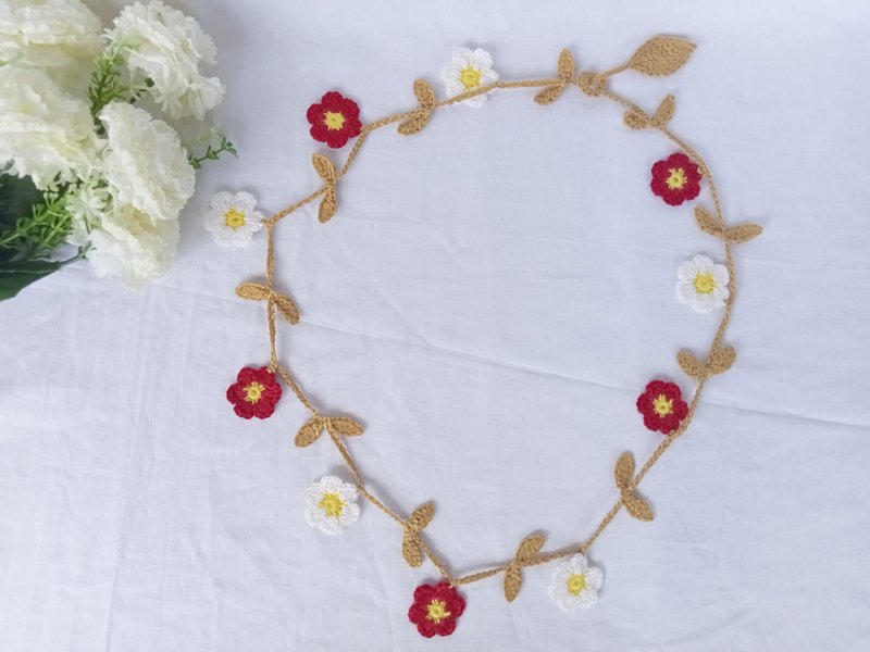 Crochet necklace flowers daisy handmade multicoloured - Long Necklaces - Cotton & Hemp Multicolor