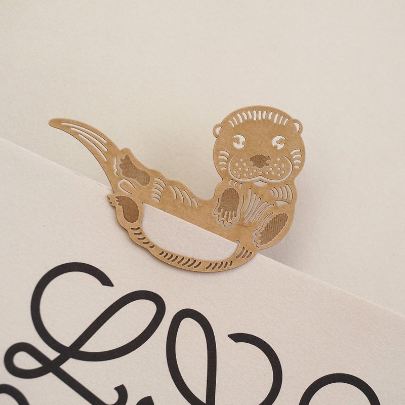 Maimai Zoo-カワウソ 紙彫りしおり | かわいい動物の癒しのオブジェ 文房具 ギフト - しおり - 紙 カーキ