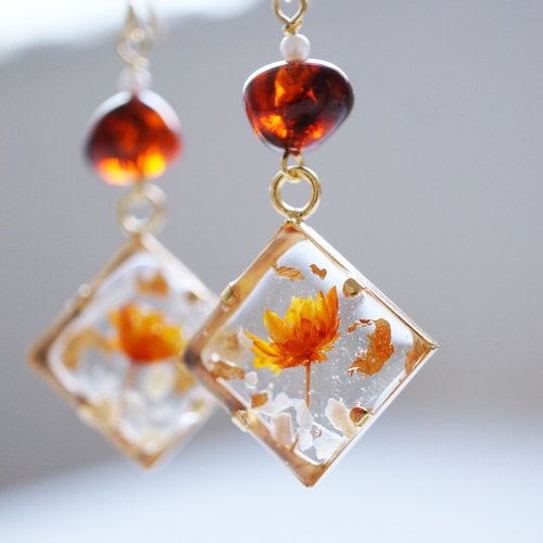 ArtRier 漂浮金箔花朵耳環