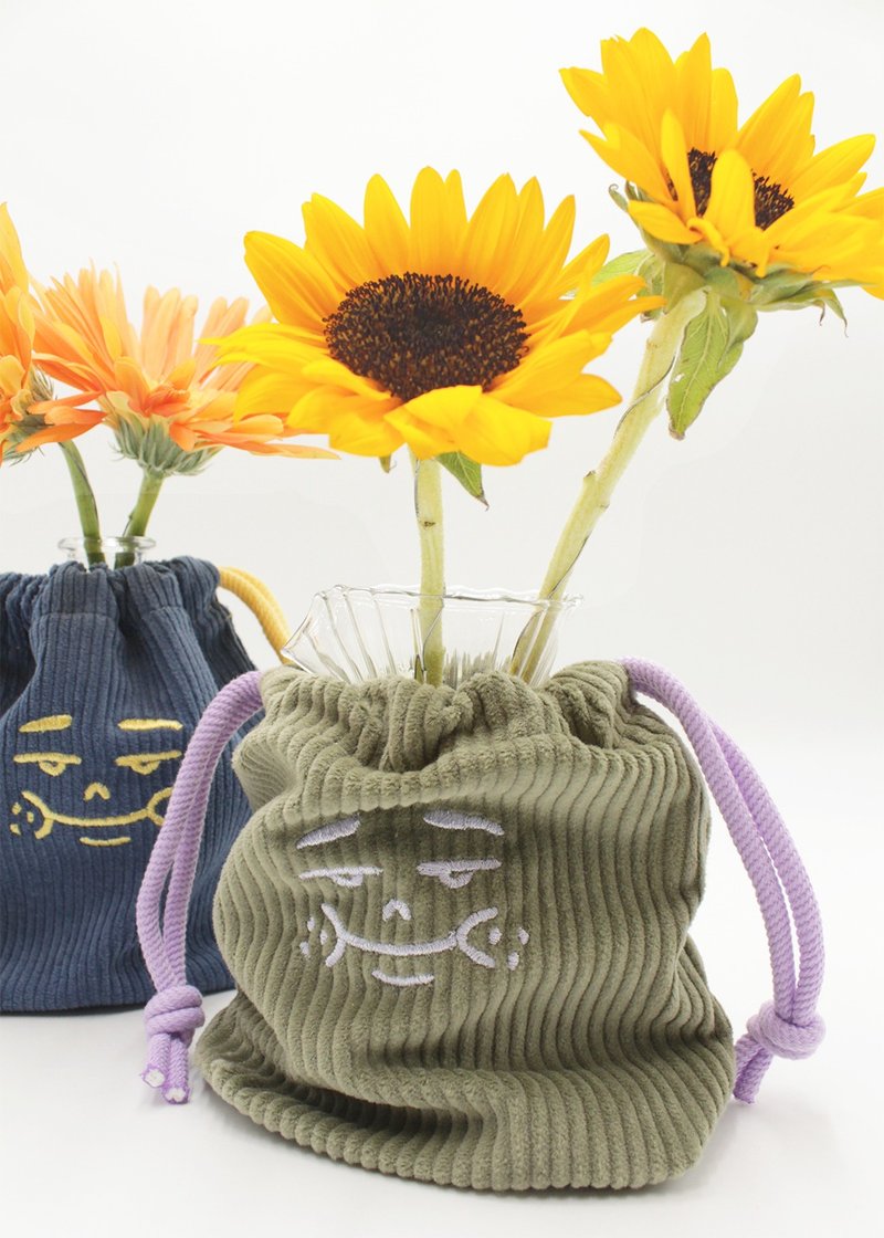 Bob Face Embroidered Corduroy Drawstring Pocket - Olive Green - กระเป๋าหูรูด - ผ้าฝ้าย/ผ้าลินิน สีเขียว