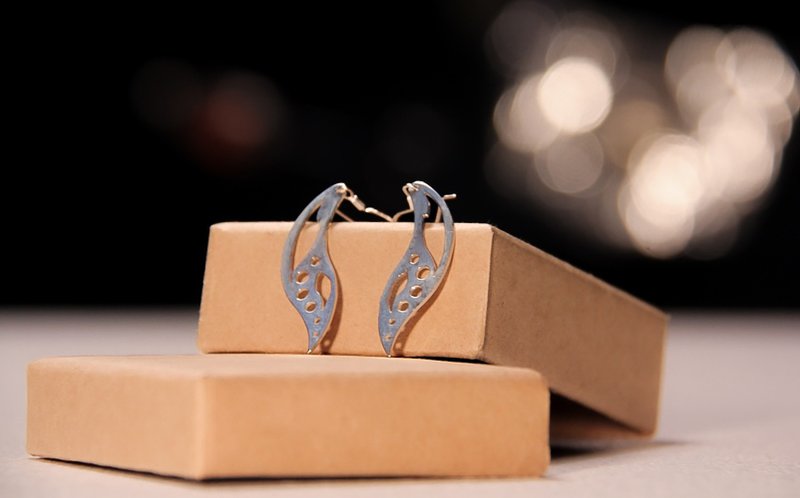 Lighting_Medium Earrings | 925 Silver - ต่างหู - เงินแท้ สีเงิน