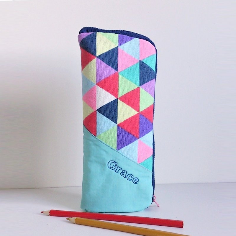 Standing Pen Case (Colored Triangles C) |Choice of Pl Fab |Customized Emb | 2 si - กล่องดินสอ/ถุงดินสอ - ผ้าฝ้าย/ผ้าลินิน หลากหลายสี