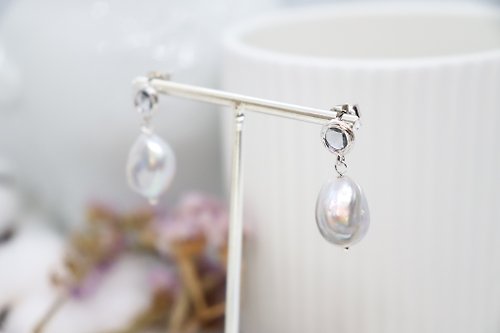 AnnaJewelleryStudio Gorgeous Light Grey Baroque Pearls 925 Silver Post Earrings
