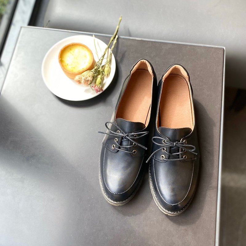 黒の膨らみと耐摩耗性の足のデザインのダービーシューズスリーピースストラップ - オックスフォード靴 - 革 