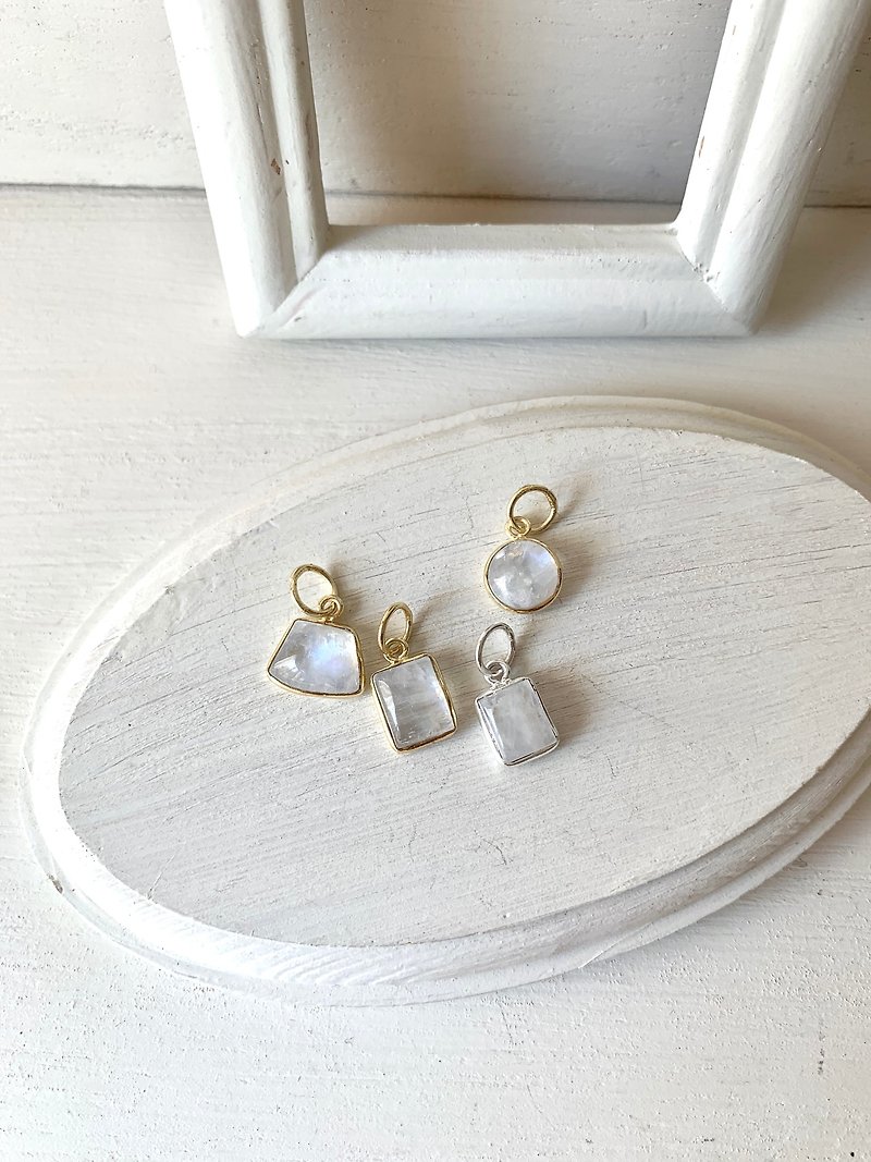 Moonstone Necklace Brass / SV925 - Necklaces - Stone White