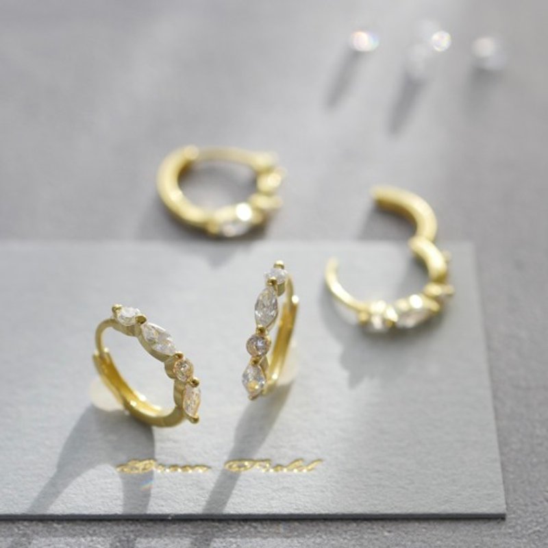 crystal one-touch hoop earrings - ต่างหู - โลหะ 