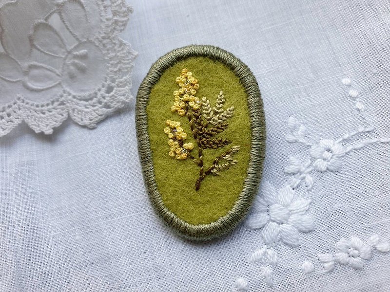 Embroidery Brooch (Golden Wattle) - เข็มกลัด - งานปัก 