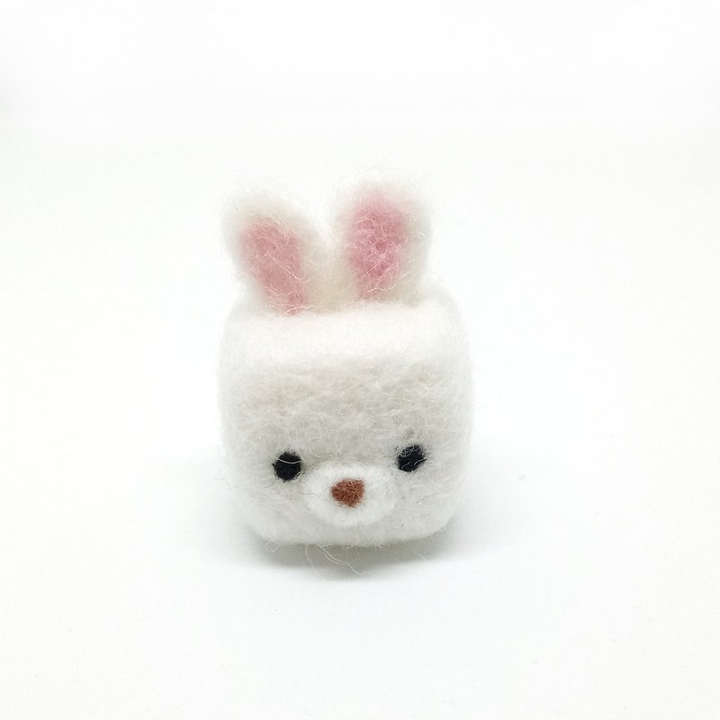 Cube Zoo-White Rabbit Wool Felt Key Ring, Charm, Decoration - เชือก/สายคล้อง - ขนแกะ ขาว