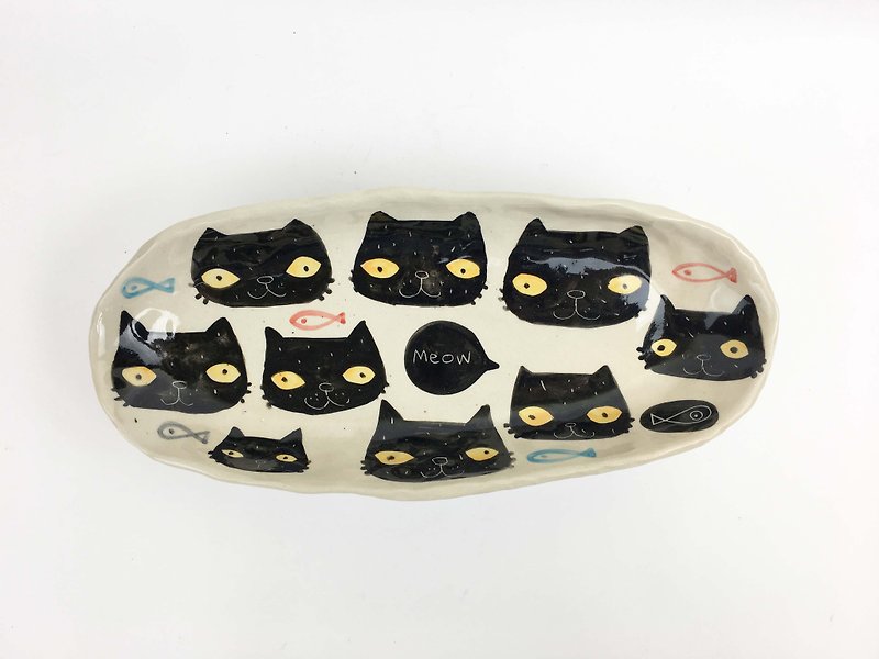 Nice Little Clay handmade six-legged plate_full black cat head 0305-06 - Plates & Trays - Pottery White