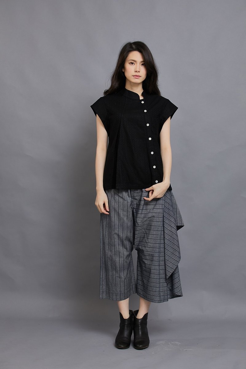 Bamboo Short Sleeve Shirt_Carbon Black Diamond_Fair Trade - เสื้อเชิ้ตผู้หญิง - ผ้าฝ้าย/ผ้าลินิน สีดำ