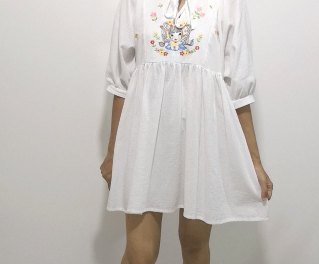 Embroidered lantern sleeve hotsell tassel tie smock dress