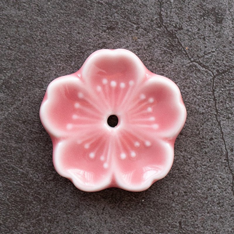 diseno Living Incense Ceramic Holder Sakura Shape - Pink - Fragrances - Other Materials Pink