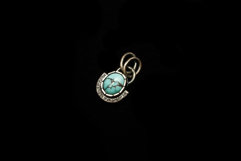 【Series of Crystal】Turquoise silver pendant 6 - สร้อยคอ - เครื่องเพชรพลอย หลากหลายสี