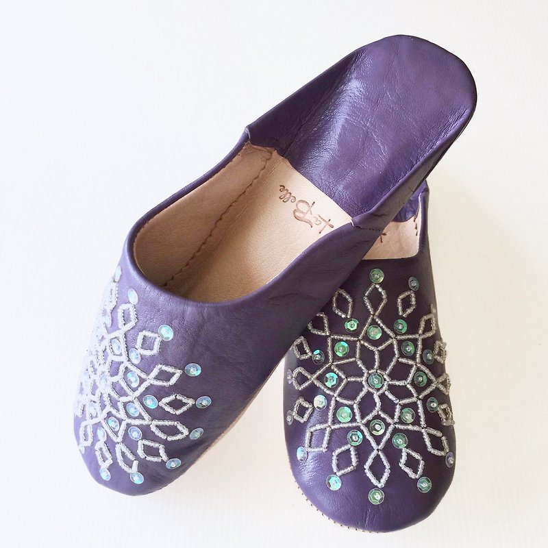Elegance of hand-sewn embroidery Babushu Noara violet - Other - Genuine Leather Purple