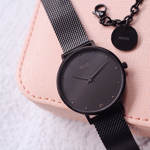MEDOTA Luxury Mini Chica 黑色簡約小錶面米蘭錶帶女錶 / LH-10301