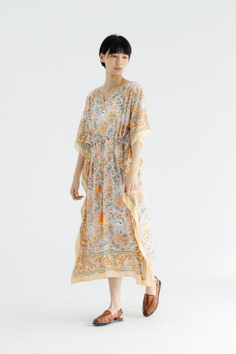 Butterfly long dress_summer yellow flowers - ชุดเดรส - ผ้าฝ้าย/ผ้าลินิน สีเหลือง