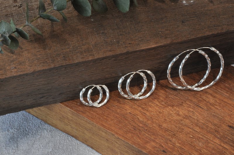 Ermao Silver[circle series - spiral 2mm Silver tube hoop earrings] small, medium and large - ต่างหู - เงิน สีเงิน