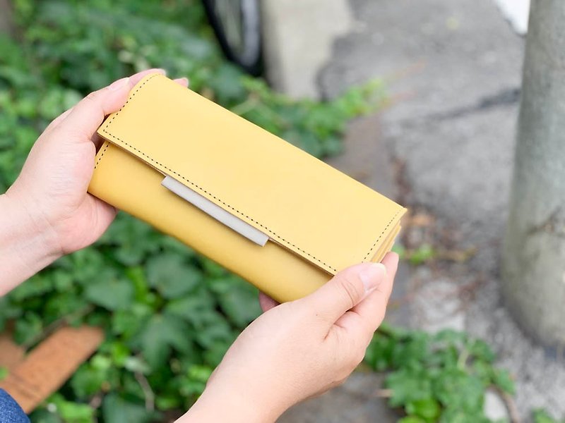OVER Good luck and good luck Yellow x Gray Over flap wallet Nume leather with good visibility OFW–YHH–YYH–H