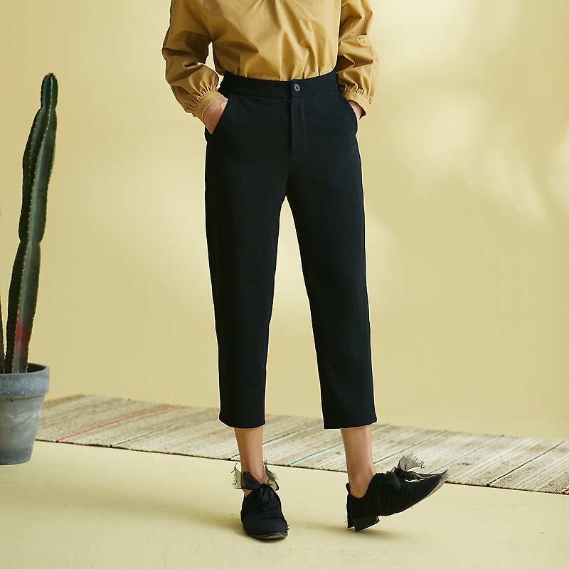 Annie Chen 2018 Spring New Women's Slightly Slightly Left Legs Stains - Specials - Pure Color Seven-Foot Feet Pants - Women's Pants - Cotton & Hemp Black
