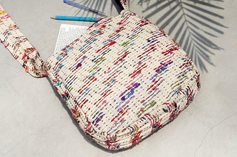 Limited a natural hand-woven striped messenger bag / backpack / shoulder bag / shoulder bag / bag - Gradient hand twisted wire sari - กระเป๋าแมสเซนเจอร์ - ผ้าฝ้าย/ผ้าลินิน หลากหลายสี