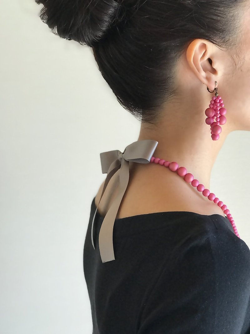 GIRL Clip-on or Pierced earrings - ต่างหู - ไม้ สึชมพู