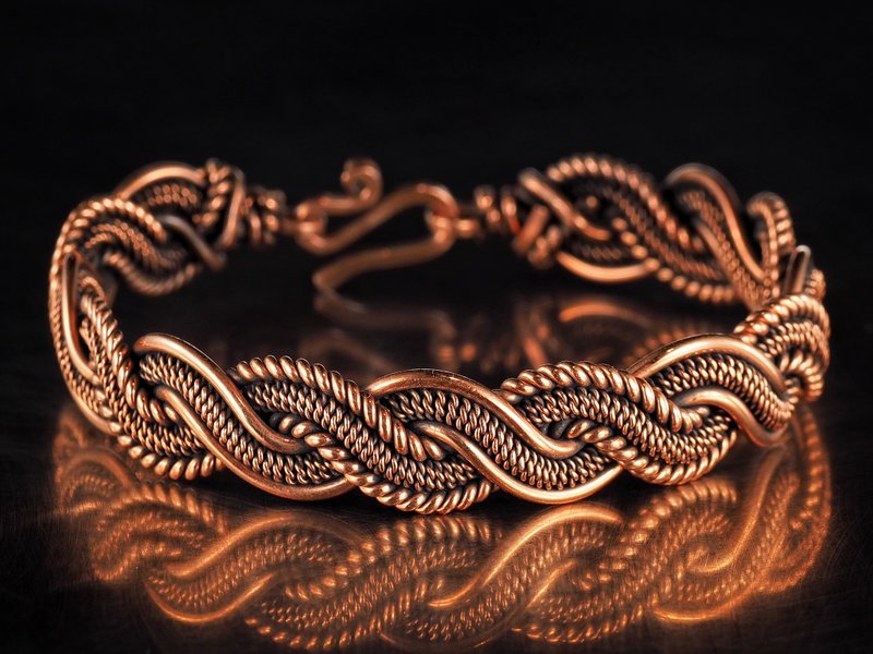 High quality wire wrapped copper bracelet for women  Antique style copper bangle - สร้อยข้อมือ - ทองแดงทองเหลือง สีทอง