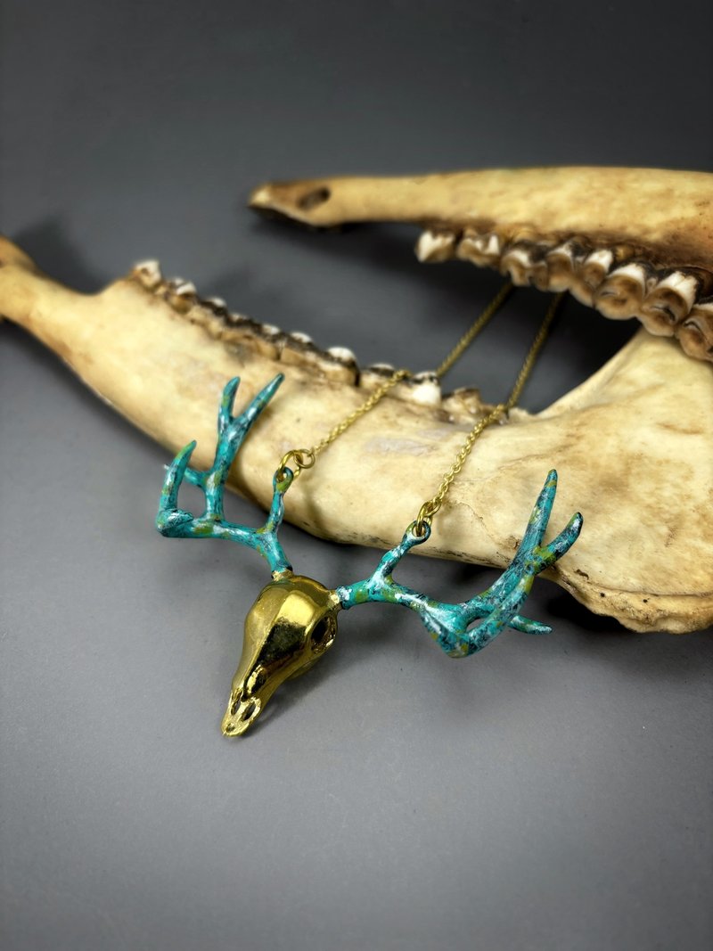 Brass Deer Stag Skull Green Patina Horns Necklcae Pendant Available 4 Colourways - สร้อยคอ - โลหะ 