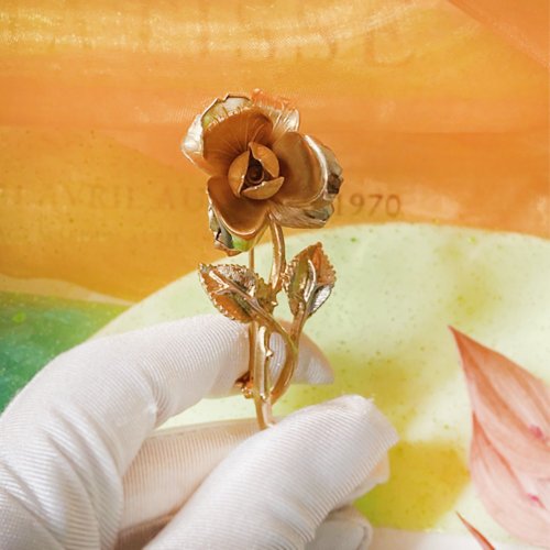 挪亞方舟古董飾品 Vintage Jewelry 【西洋古董飾品】手工雕塑立體玫瑰花瓣 細緻褶皺紋路 花胸針胸章
