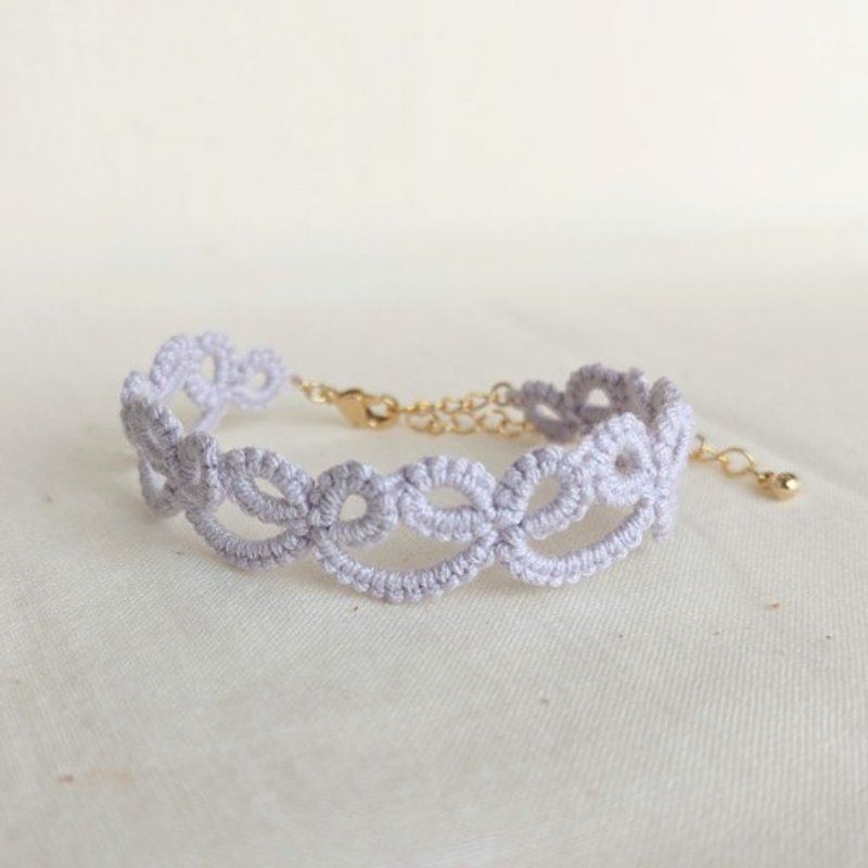 Tatting lace bracelet thin purple - สร้อยข้อมือ - ผ้าฝ้าย/ผ้าลินิน สีม่วง